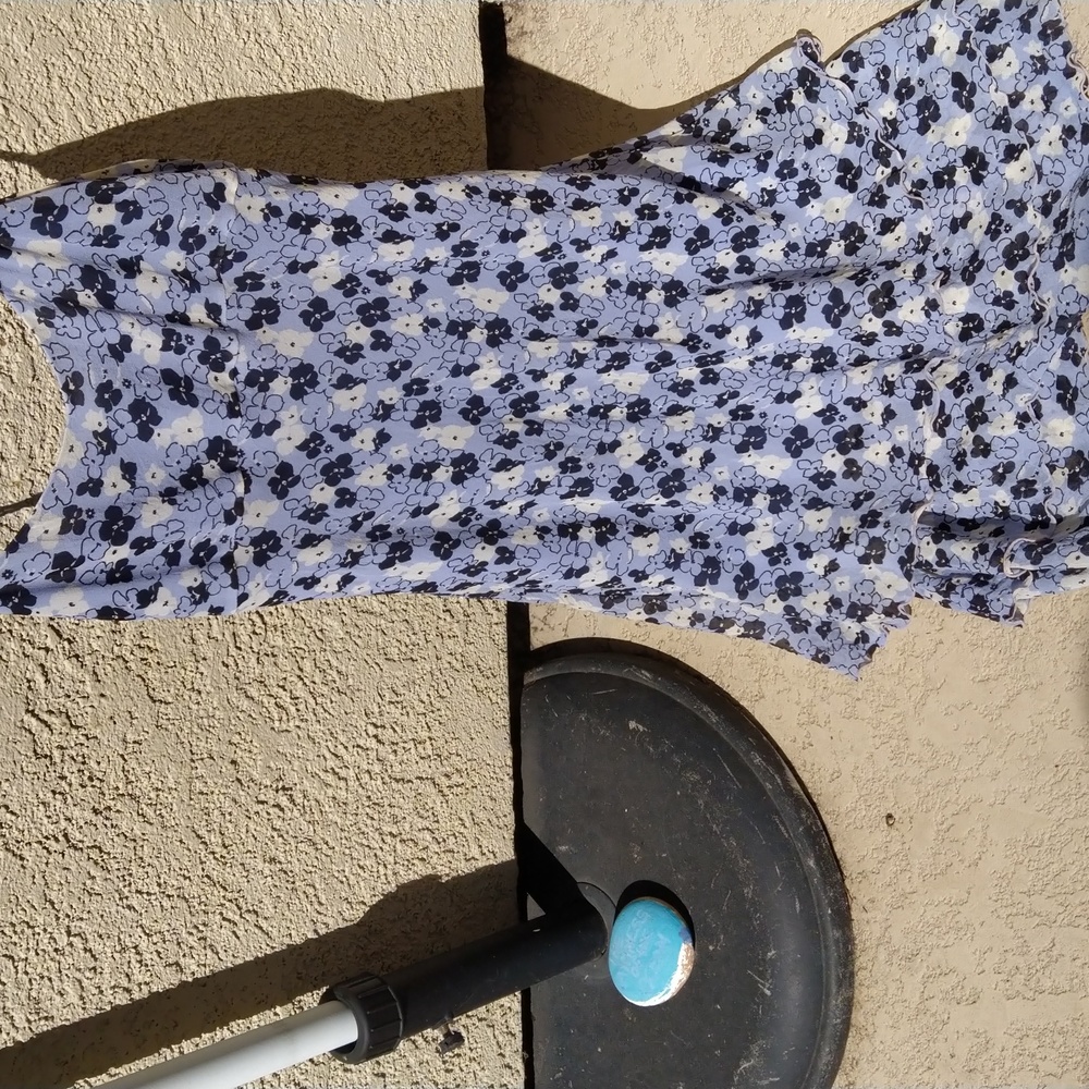 Dress - Picture 2 of 4